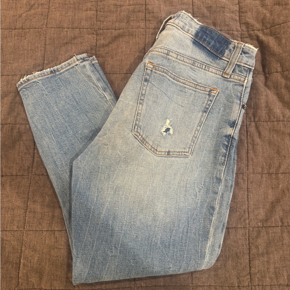 Abercrombie & Fitch Light Wash Cropped Jeans